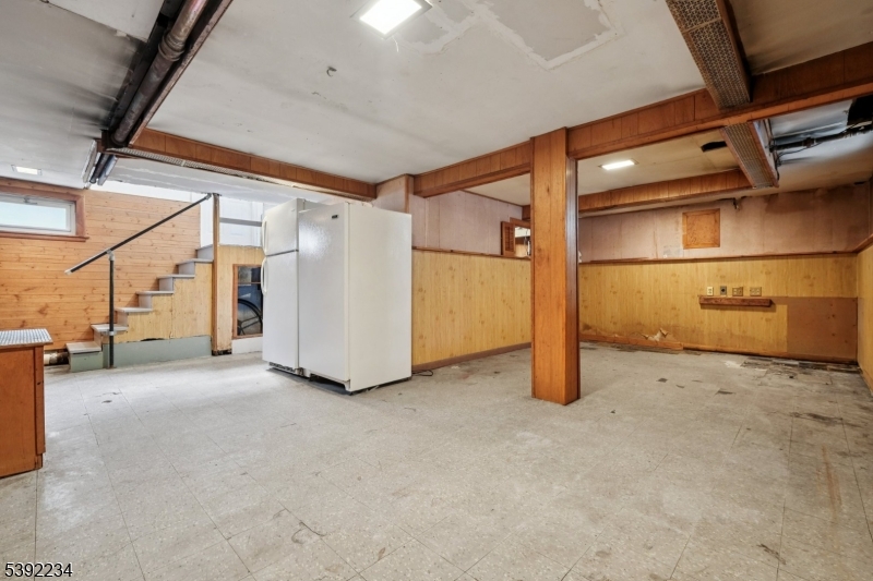 73 Hoover Ave