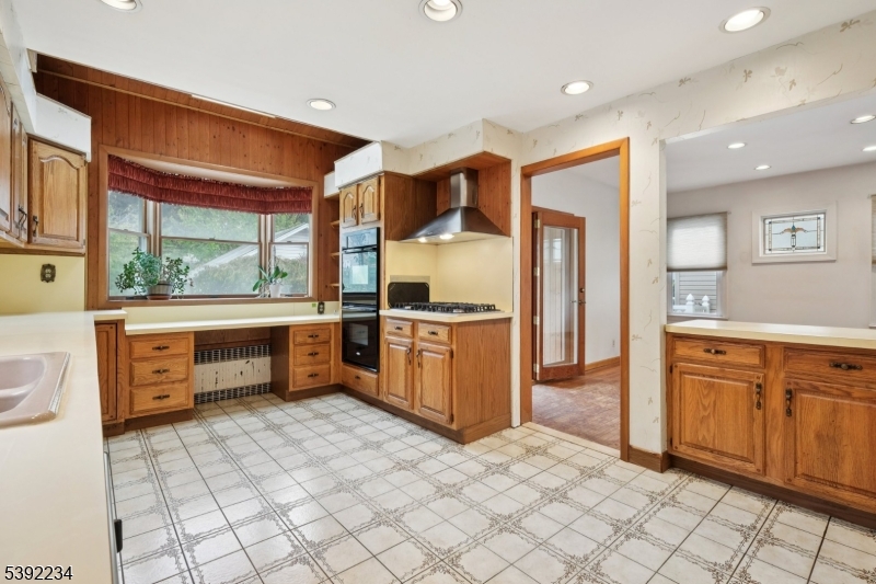 73 Hoover Ave