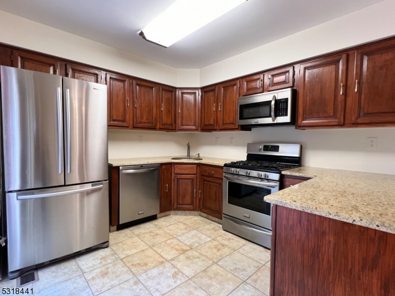 250 Ridgedale Ave A3