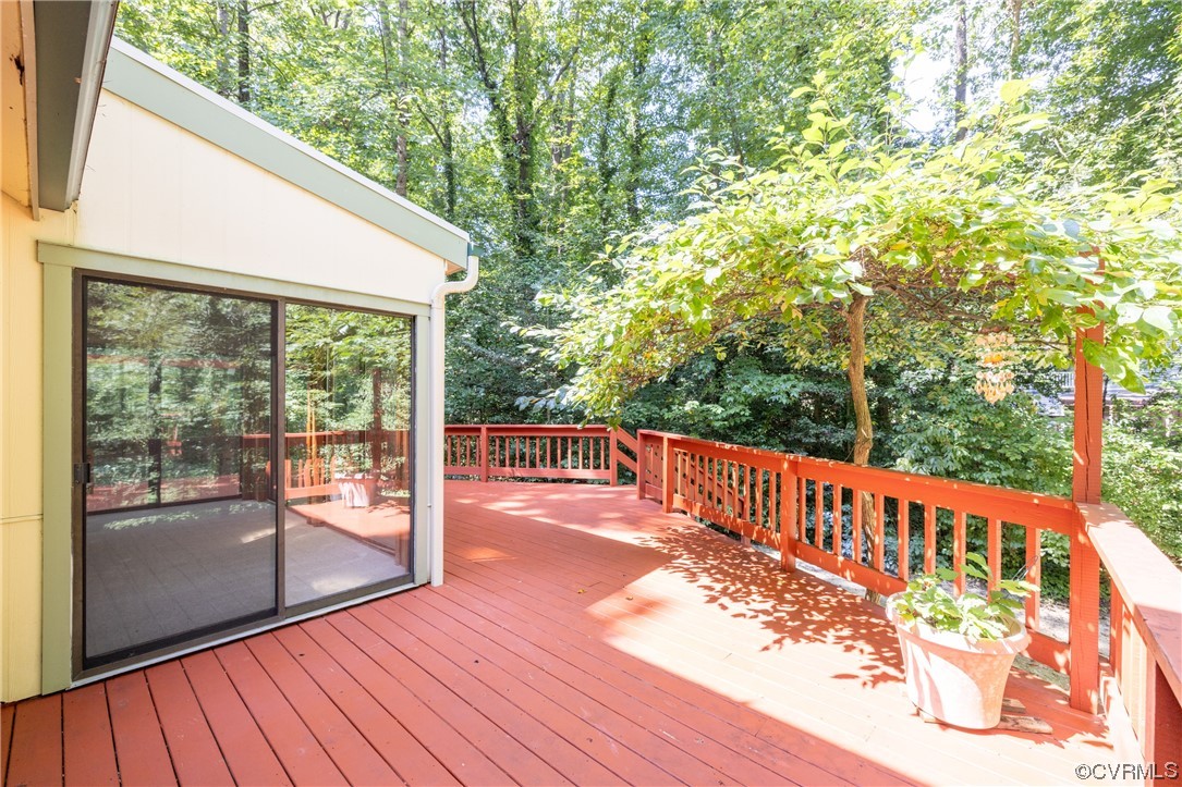 13704 Nuttree Woods Ct