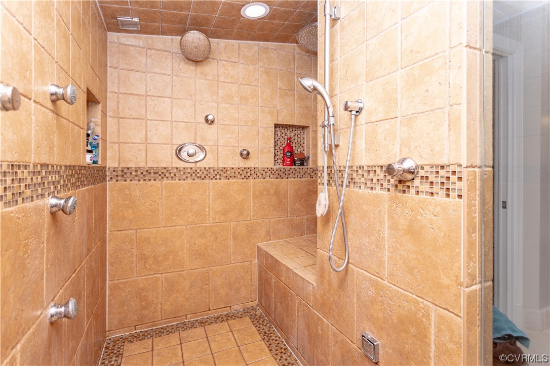 11417 Edgelake Ct