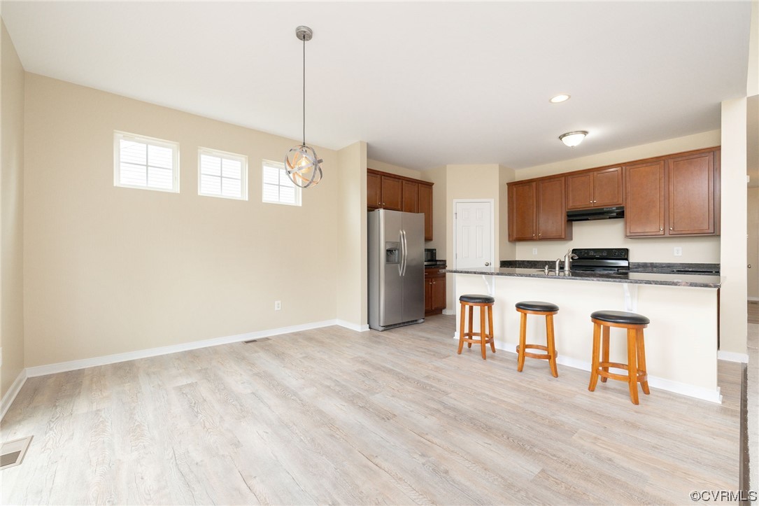 644 Abbey Village Cir