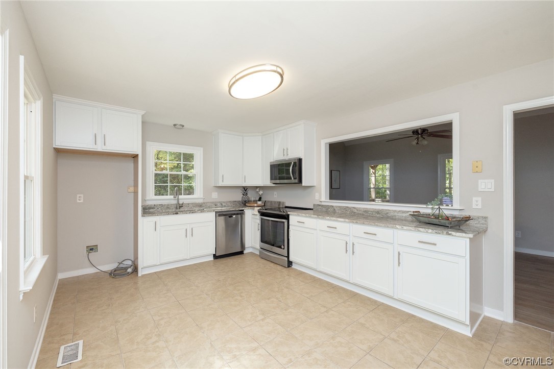 12051 Goldenbrook Dr