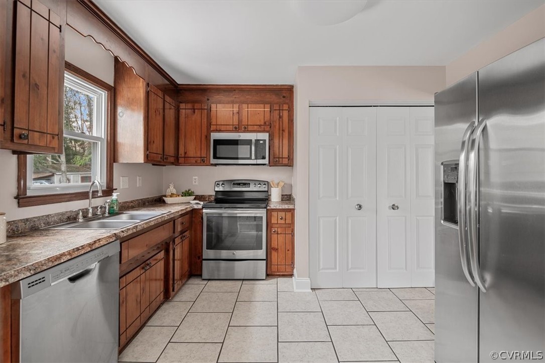 5831 Sara Kay Dr