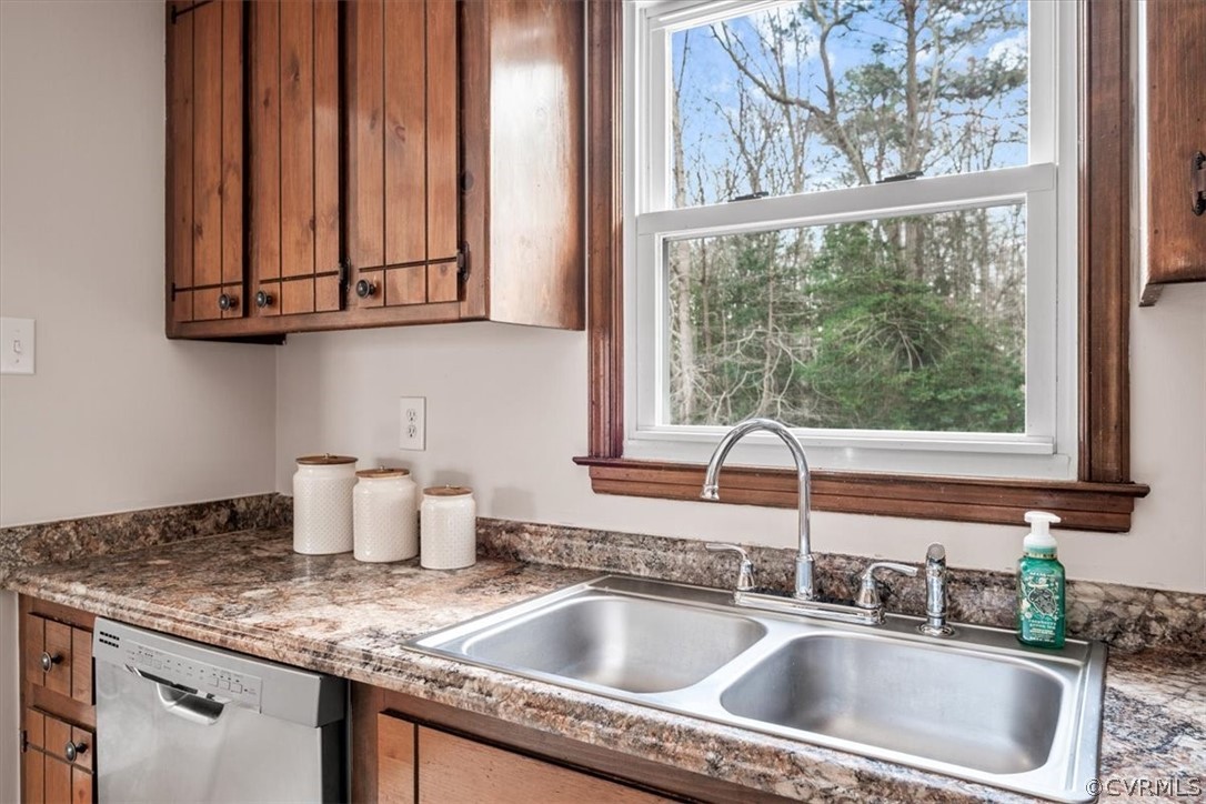5831 Sara Kay Dr