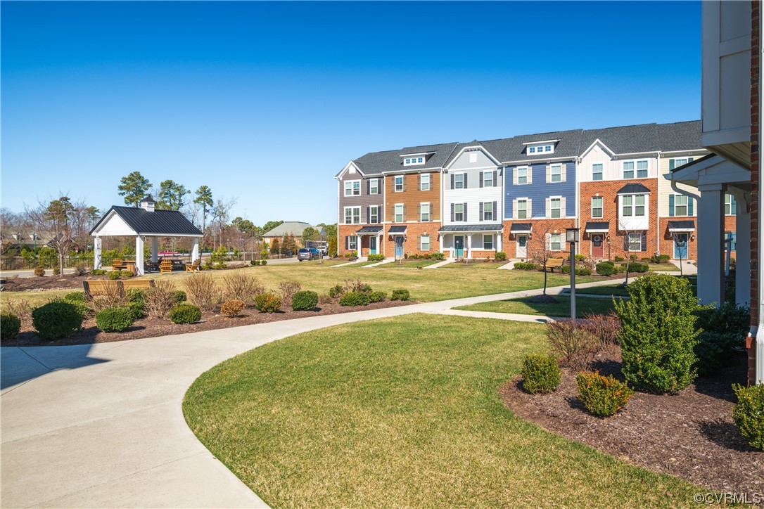 545 Crofton Village Trce