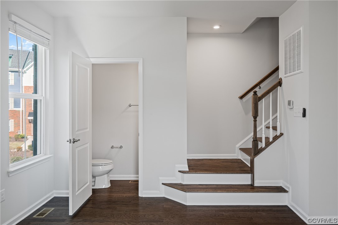 545 Crofton Village Trce