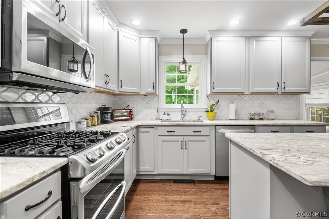 8827 Country View Ln