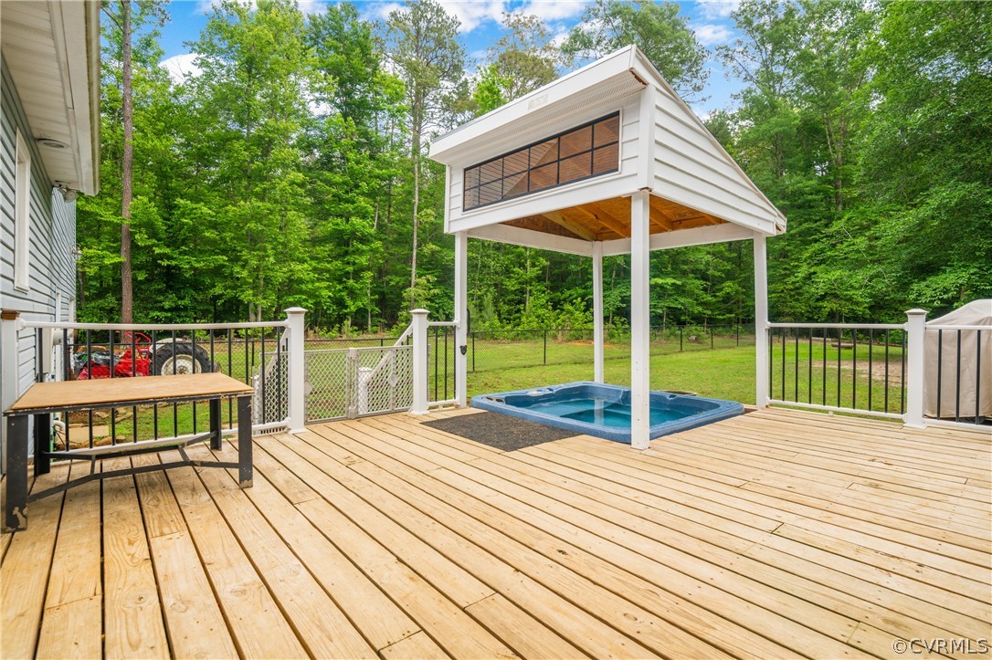 8827 Country View Ln