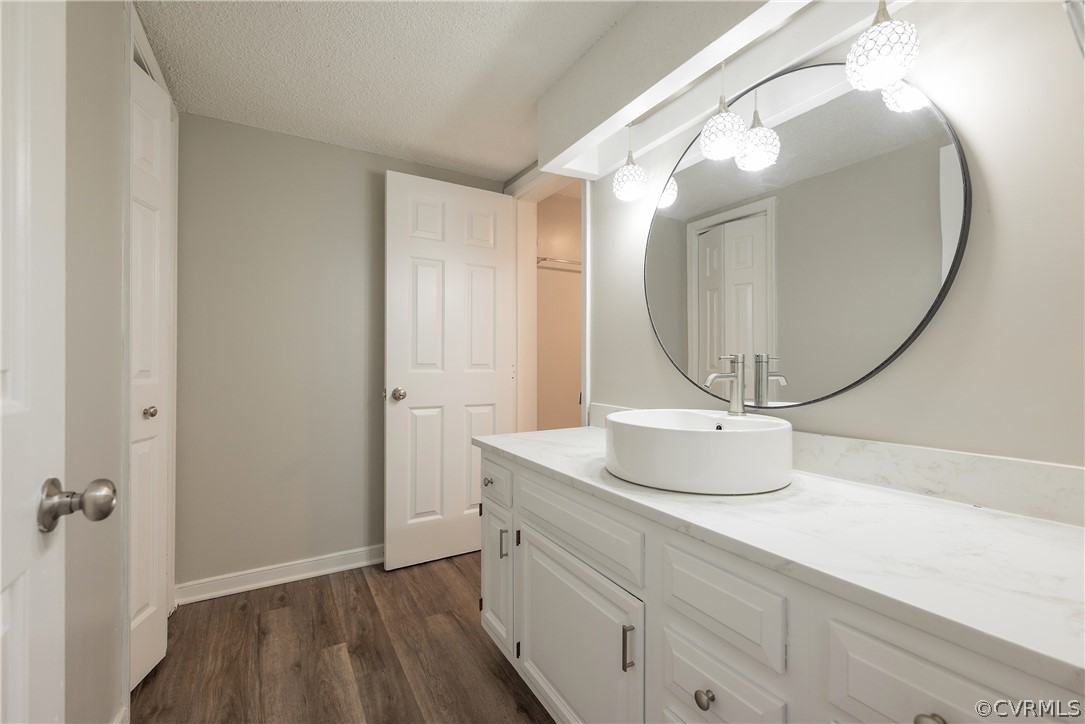 2633 Towngate Ct