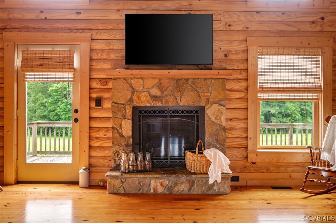 12201 Pin Oak Loop