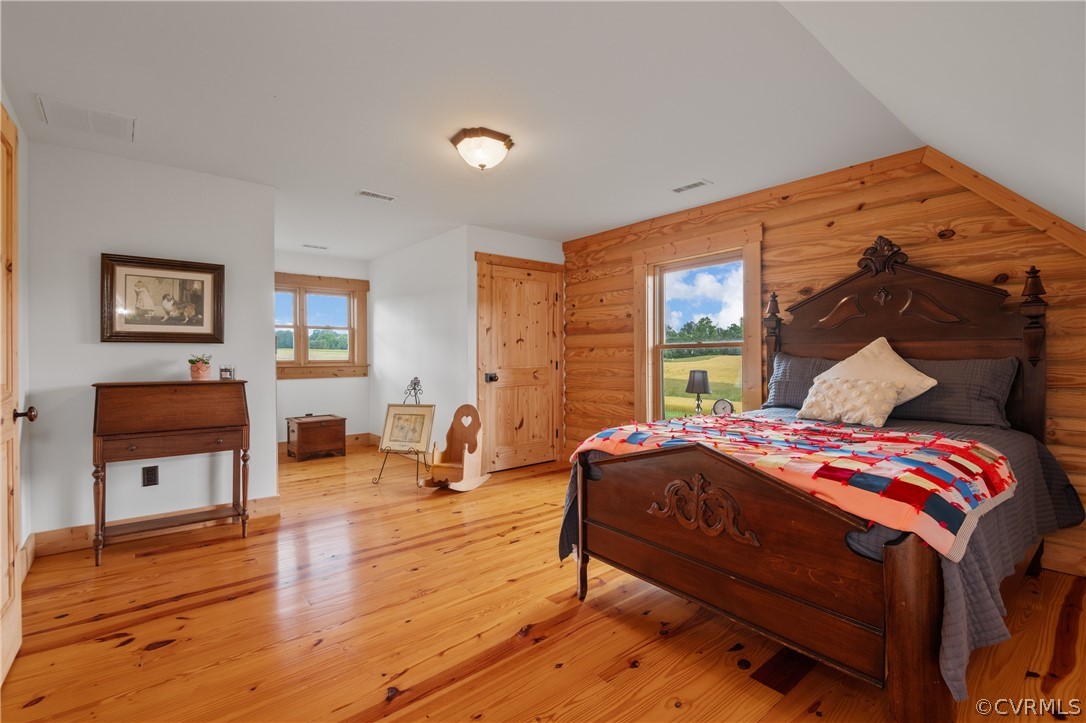 12201 Pin Oak Loop