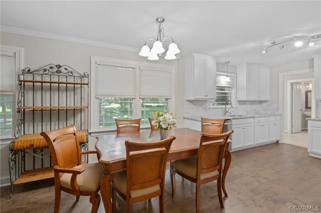 4111 Oxbridge Rd
