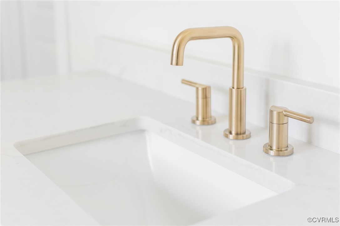 15930 Hidden Falls Dr