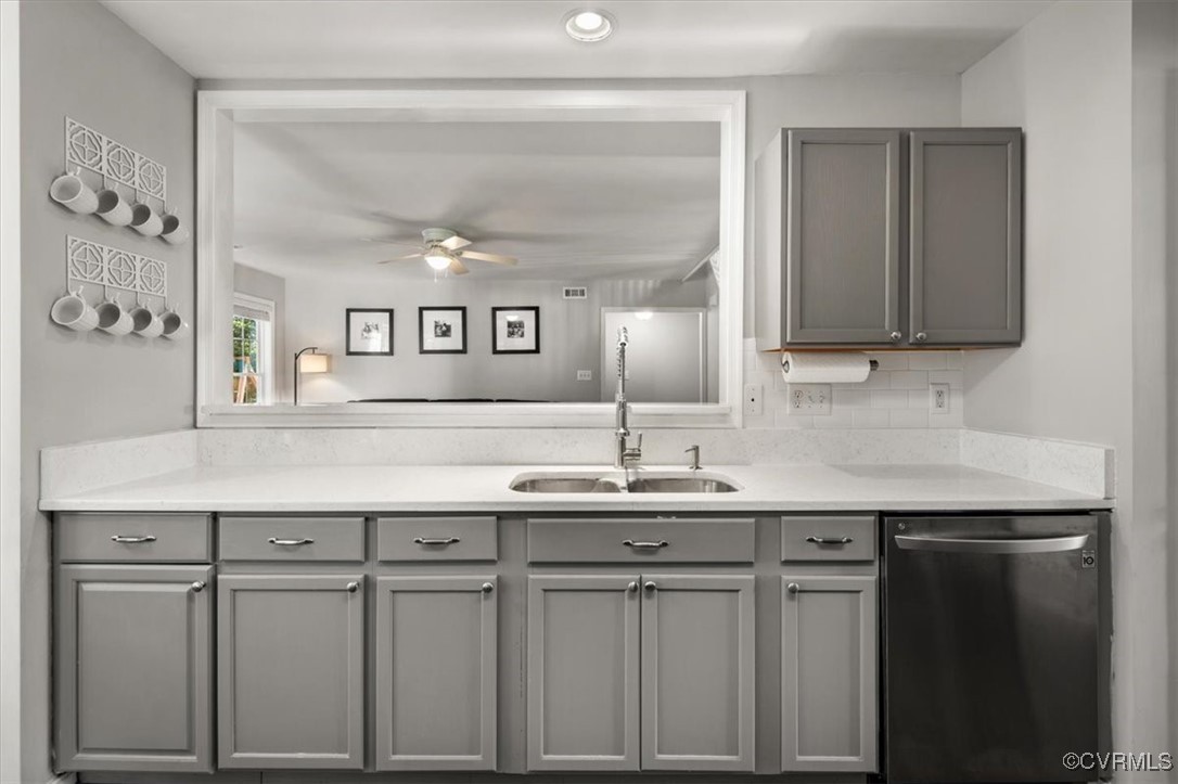 8867 Emerald Dunes Cir