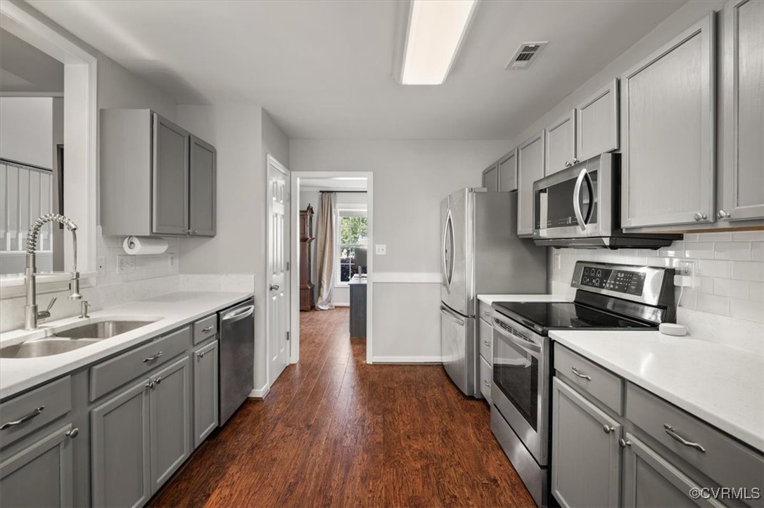 8867 Emerald Dunes Cir