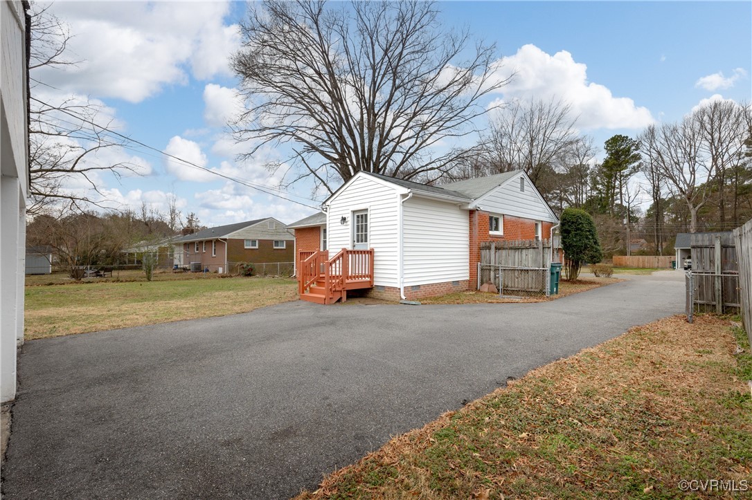 9707 Esmont Rd