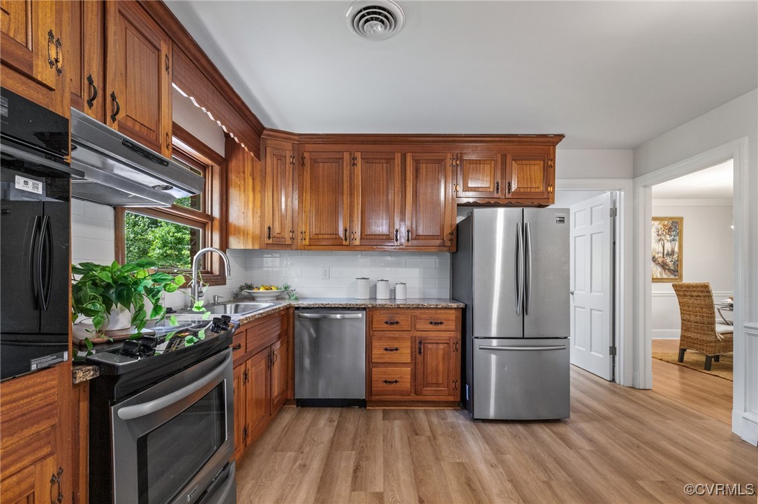 2808 Bicknell Rd
