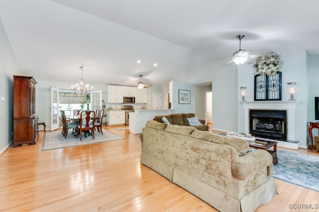 9190 Buttonwood Ln
