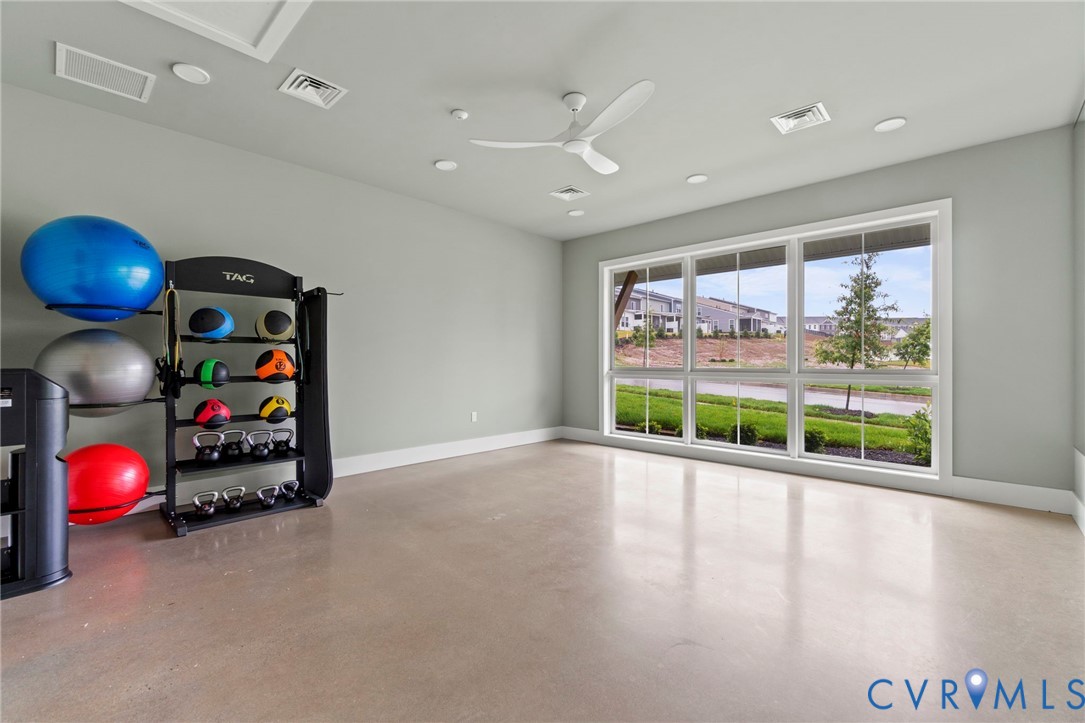 15220 Dunton Ave