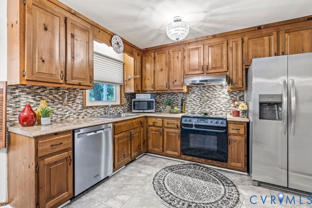 3210 Castlebury Dr