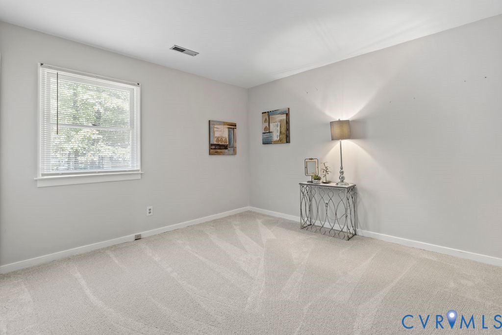 3210 Castlebury Dr