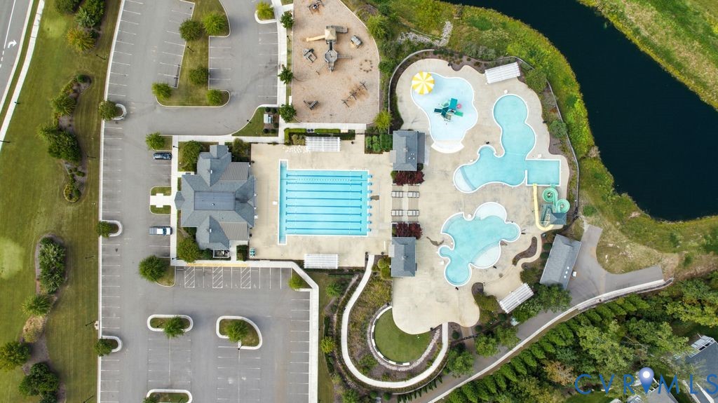 17639 Wynstone Park Ln