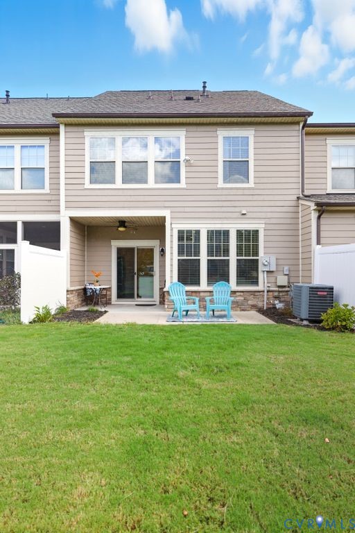 17639 Wynstone Park Ln