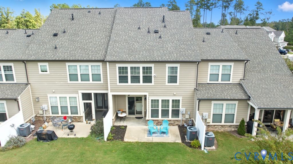 17639 Wynstone Park Ln