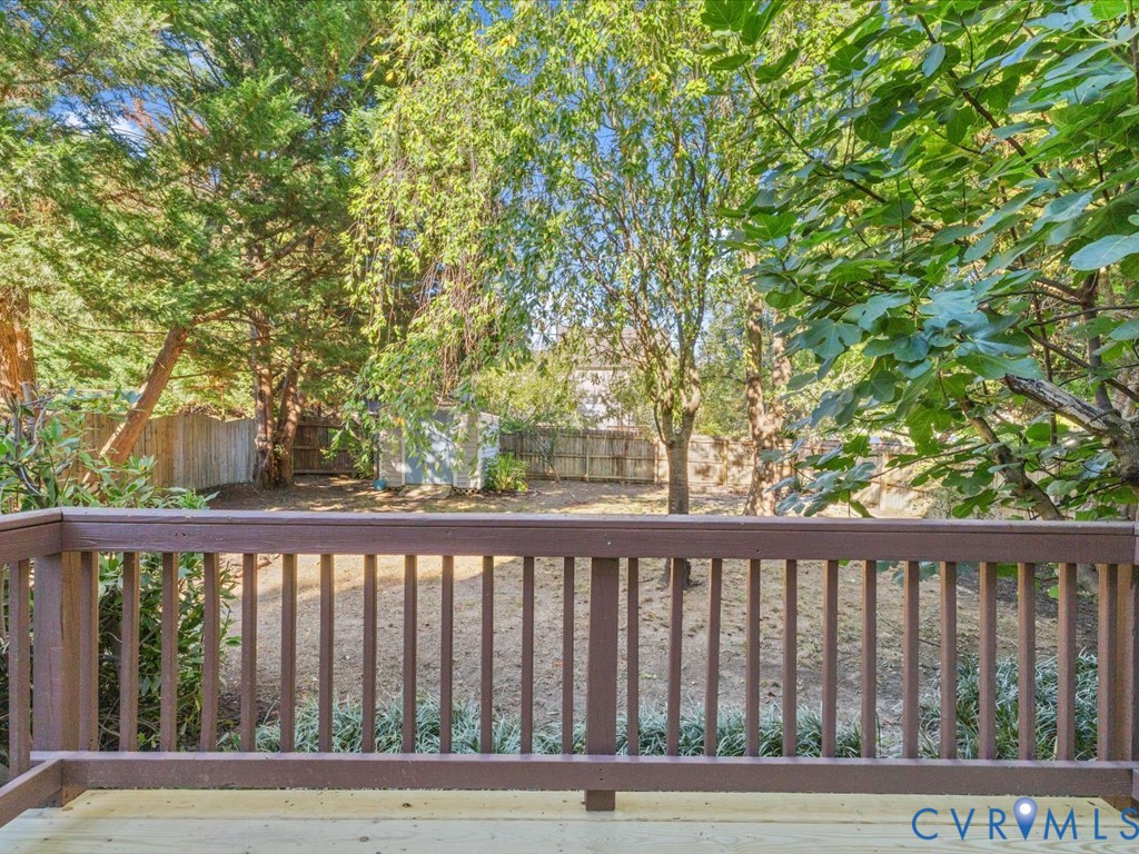 6900 Dartmouth Ave