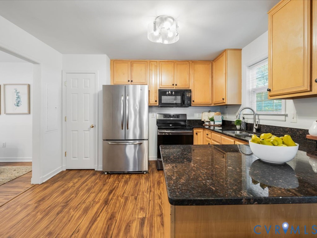 6900 Dartmouth Ave