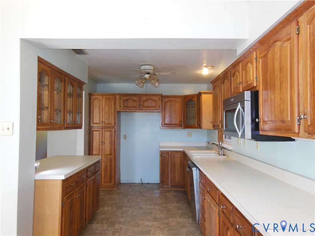 7511 Woodley Rd