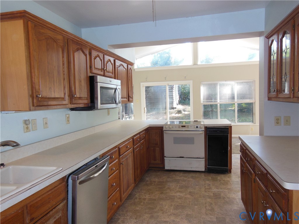 7511 Woodley Rd