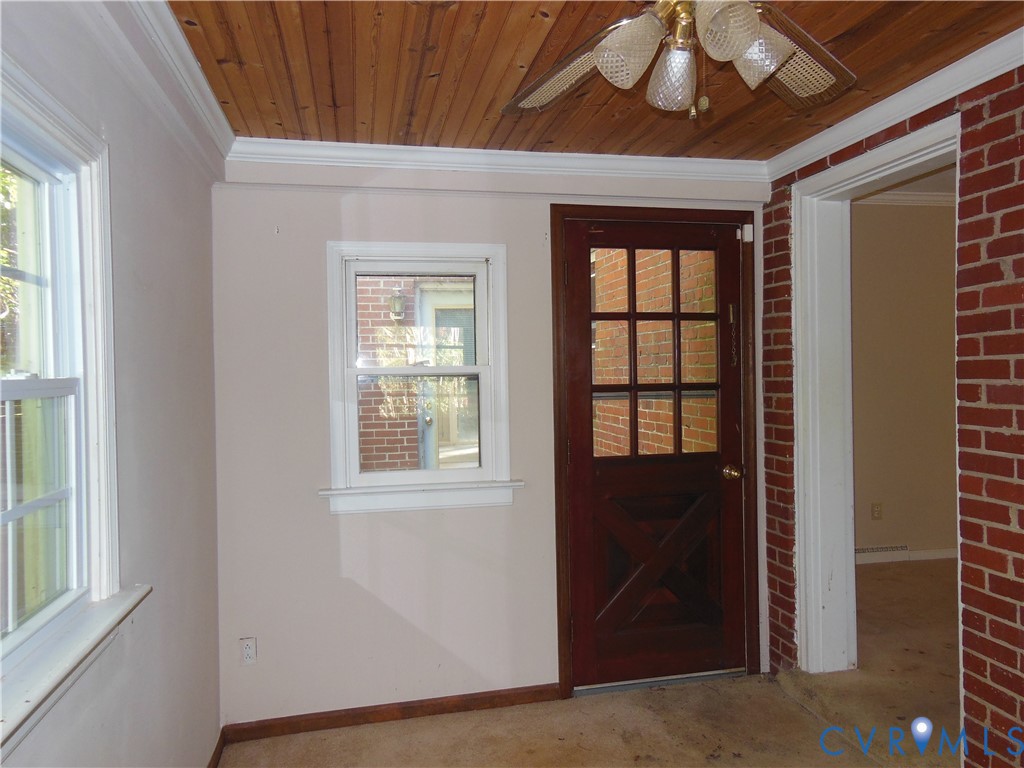 7511 Woodley Rd