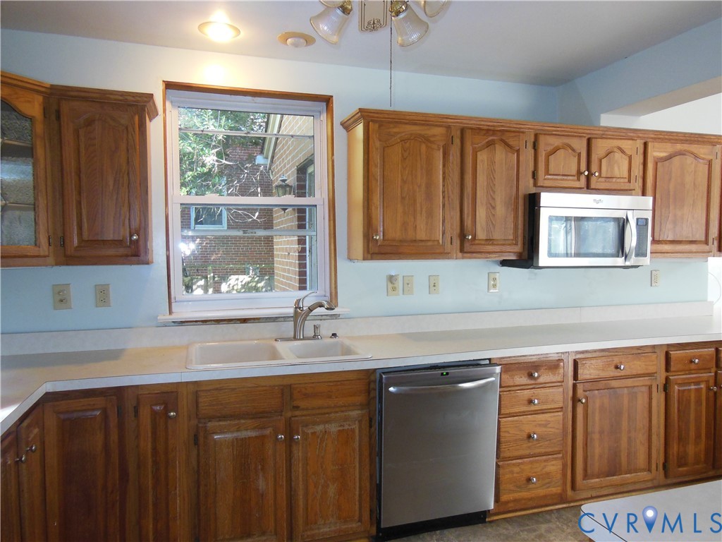 7511 Woodley Rd