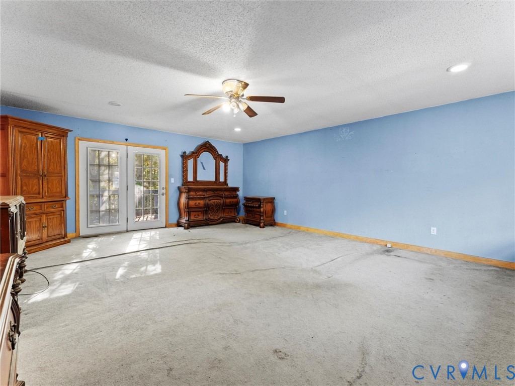 9402 Dry Creek Rd