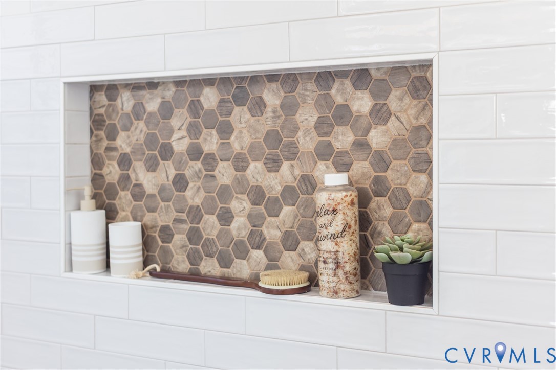 4713 Singing Bird Dr