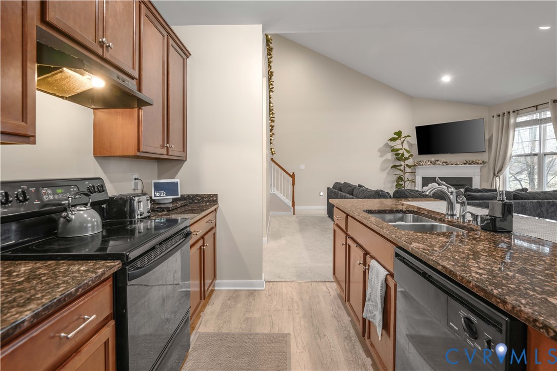 644 Abbey Village Cir