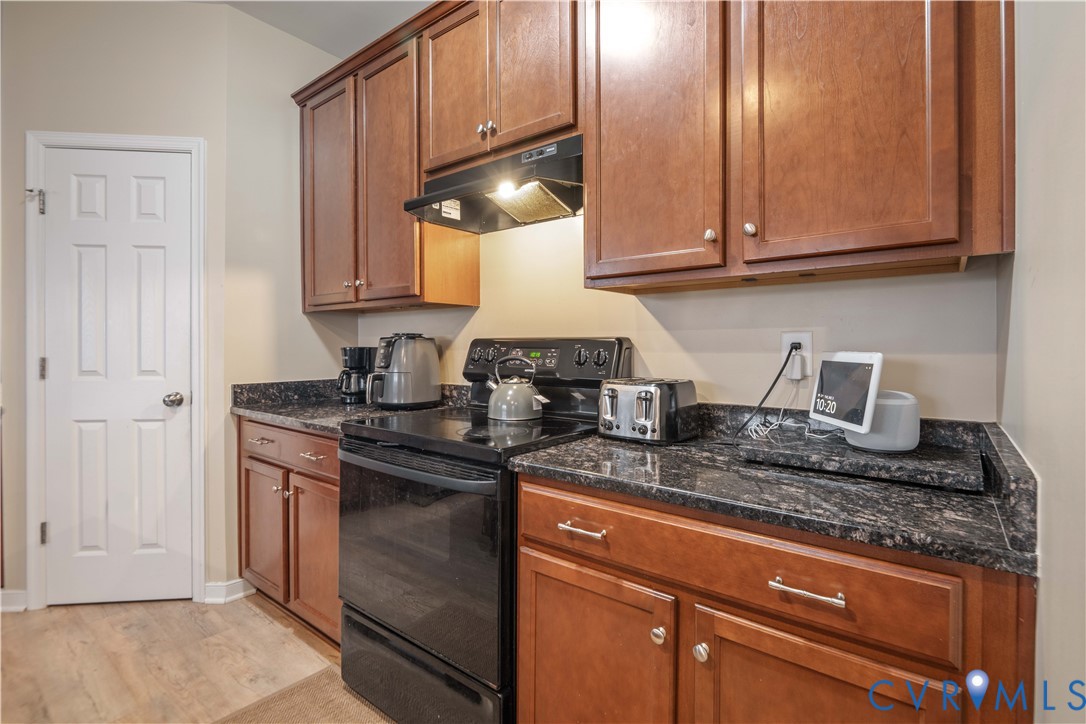 644 Abbey Village Cir