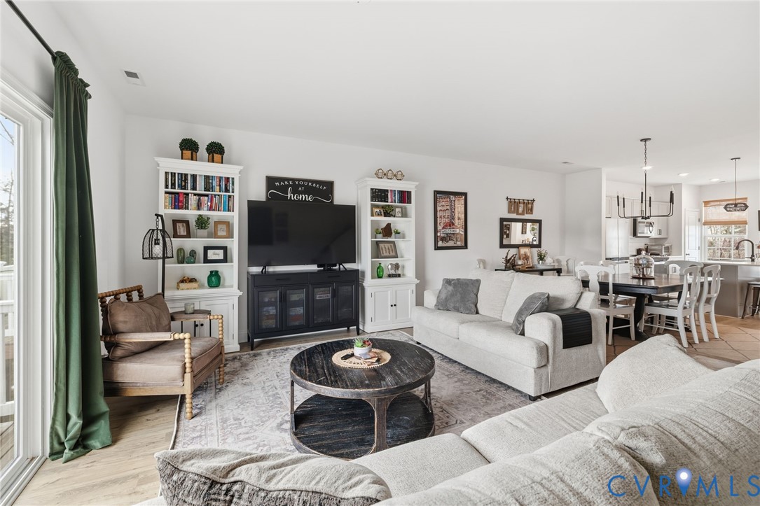 7241 Leire Ln