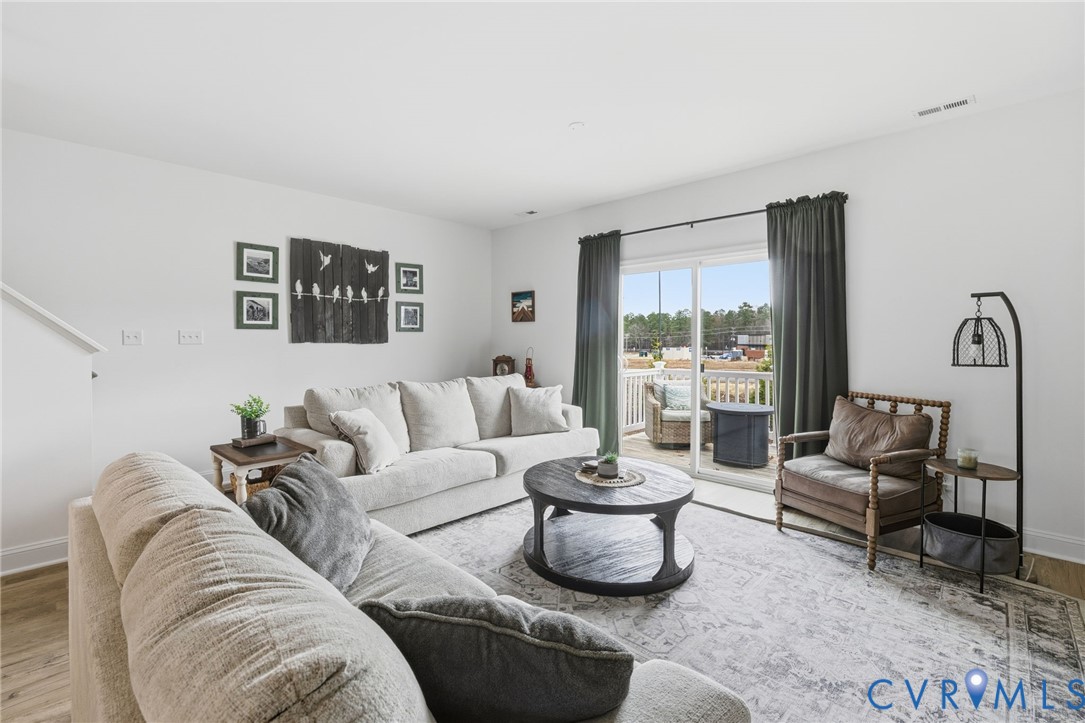 7241 Leire Ln