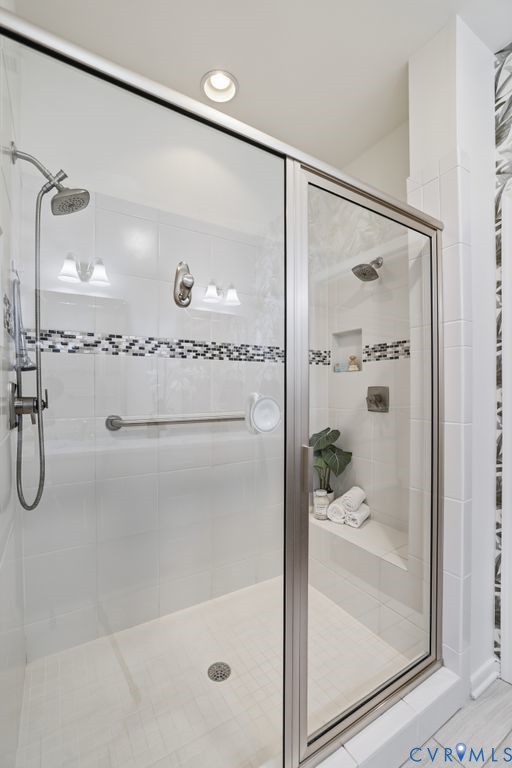 6811 Southwalk Hts