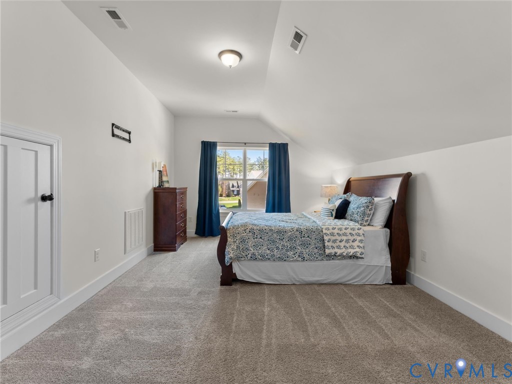 16801 Chalet Ct