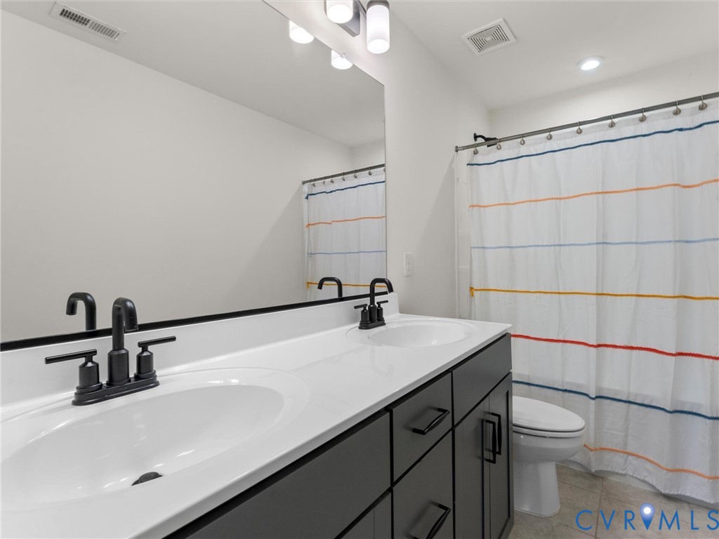 16801 Chalet Ct