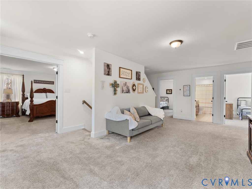16801 Chalet Ct