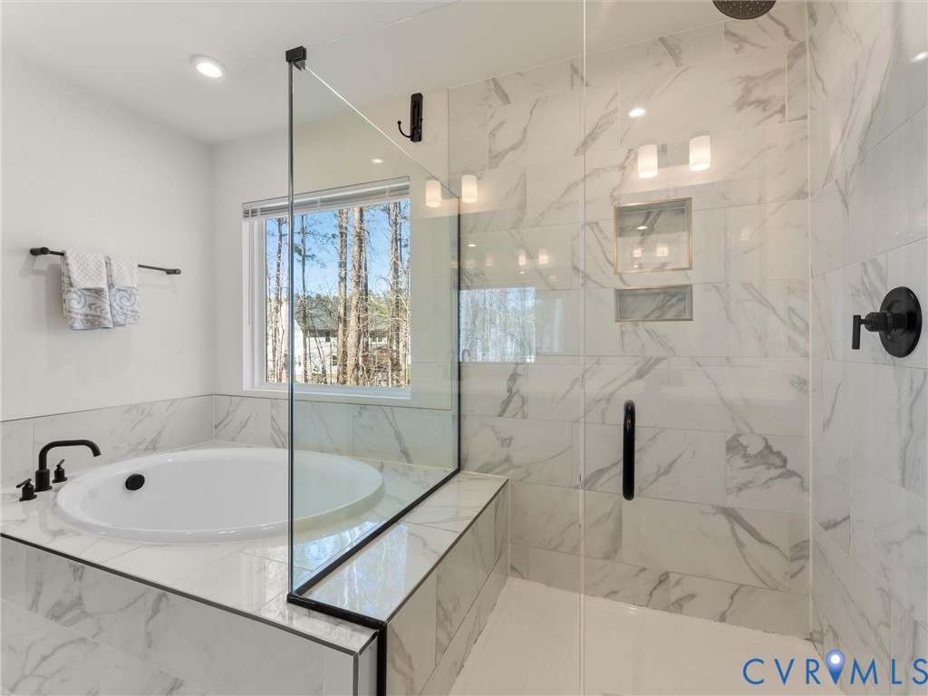16801 Chalet Ct