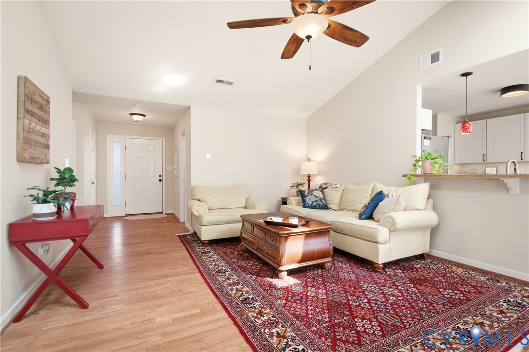6320 Rolling Lawn Ct