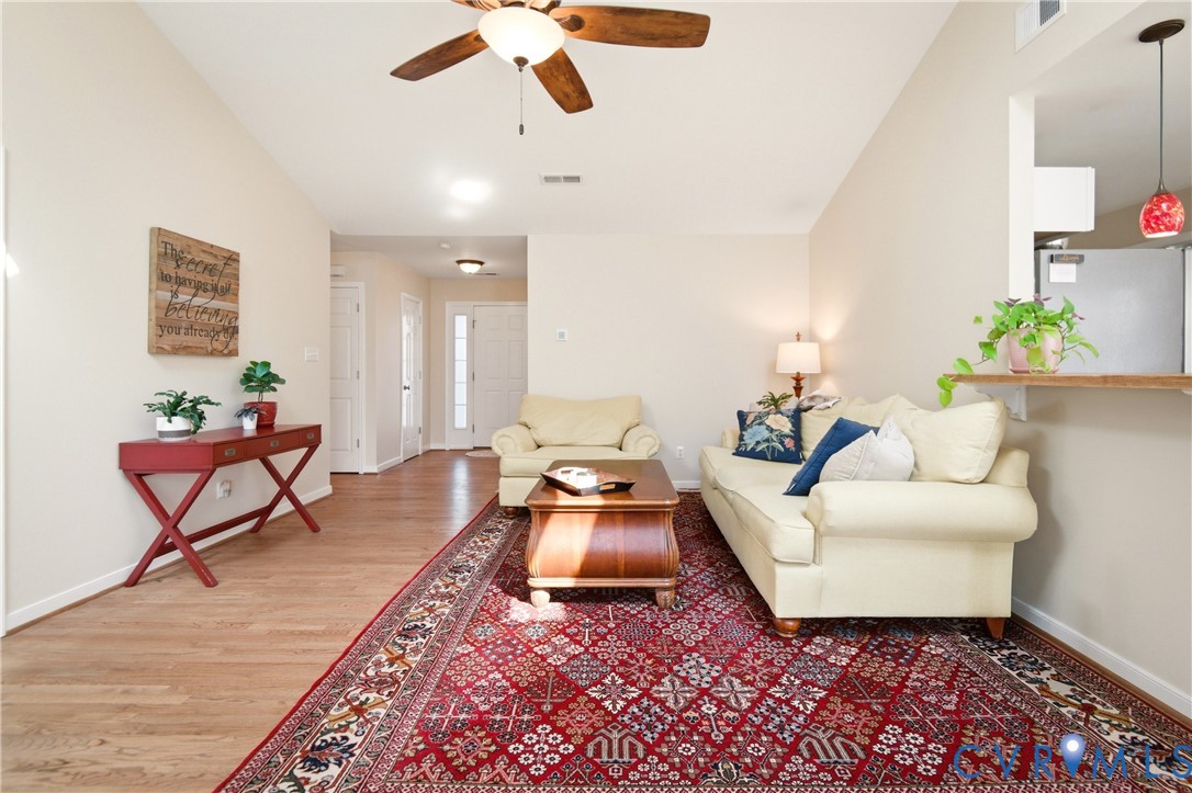 6320 Rolling Lawn Ct