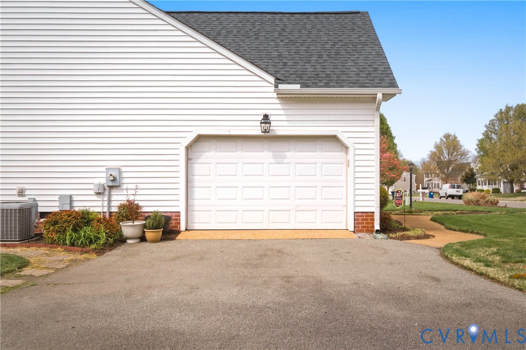 6320 Rolling Lawn Ct
