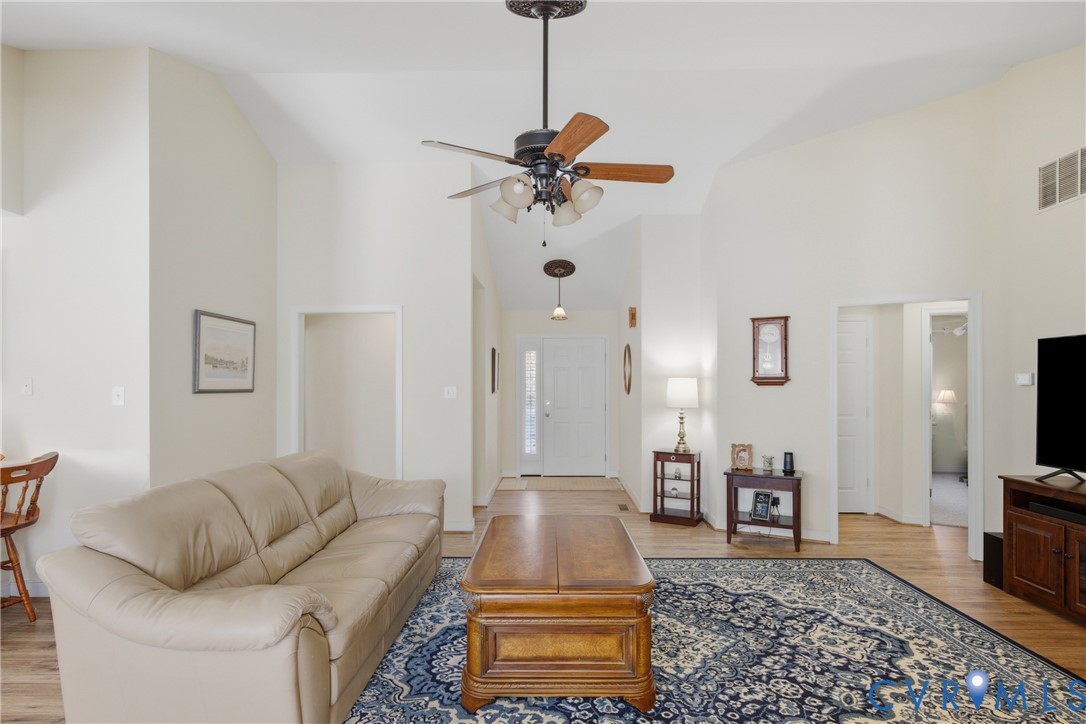 1840 Fairpine Dr
